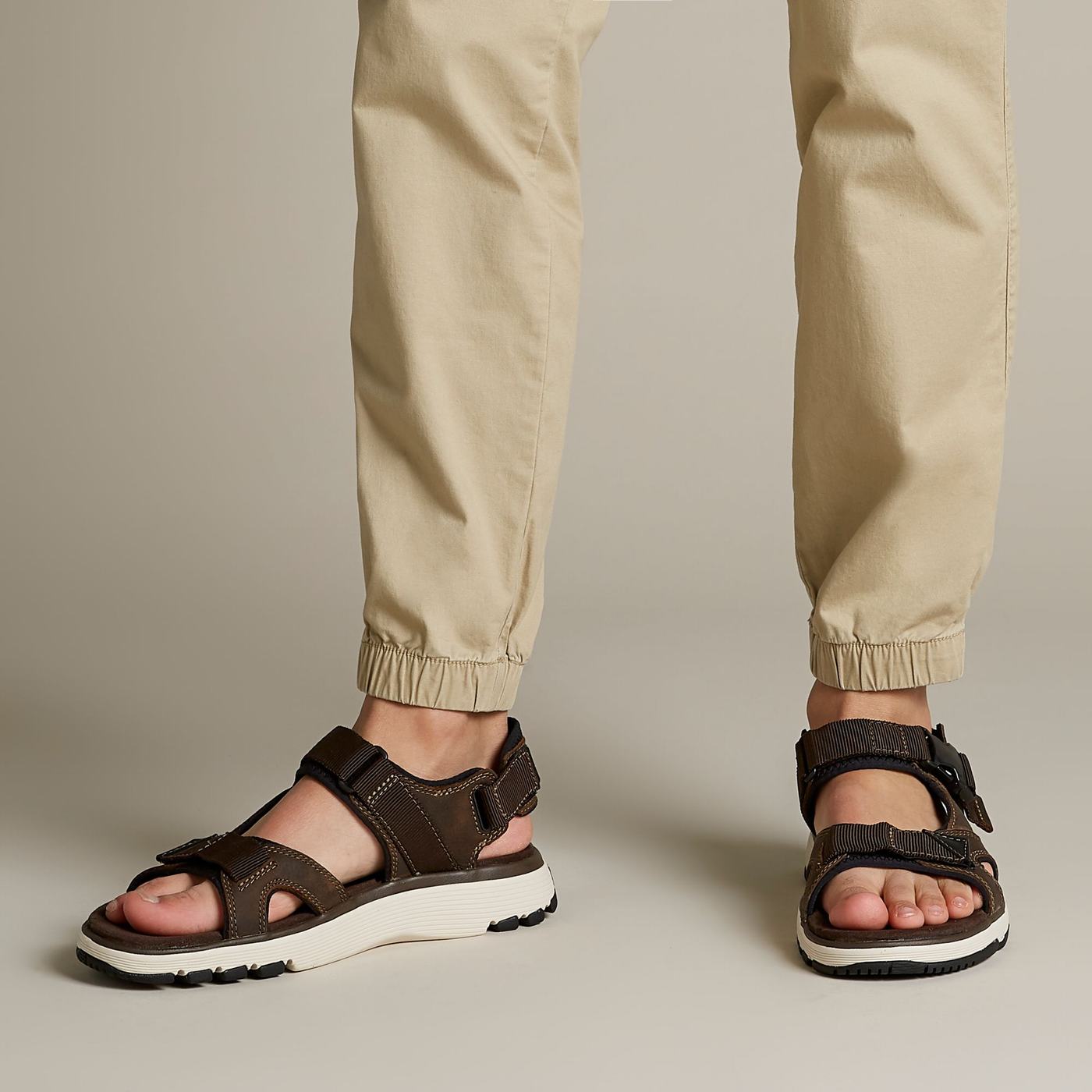 Un trek best sale bar sandals